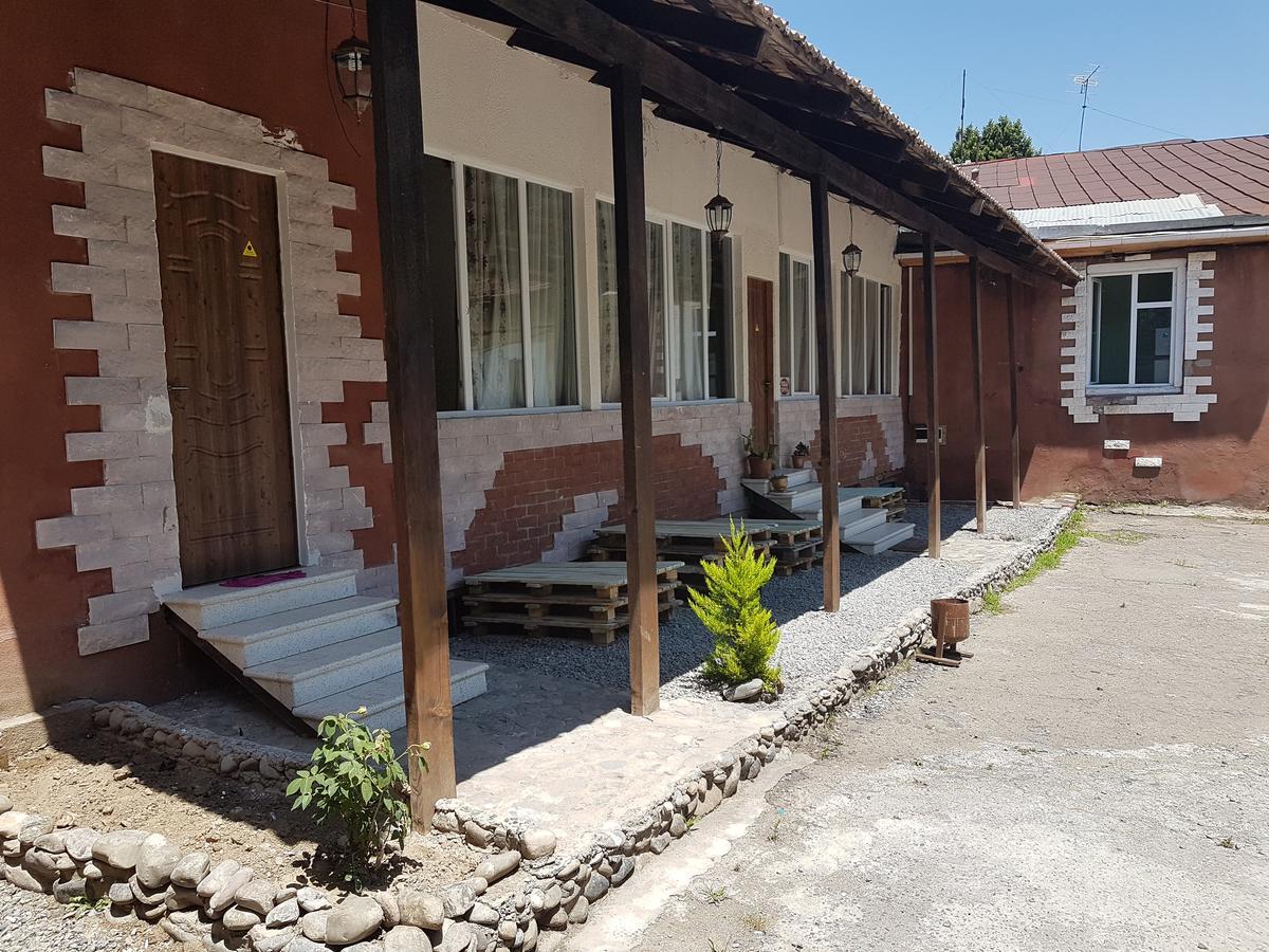 Tbilisi Yard Hostel Buitenkant foto